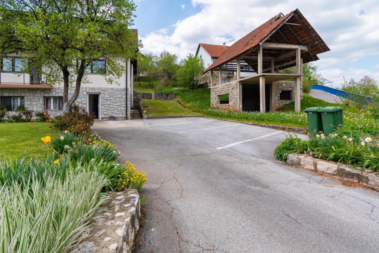 Apartments With A Parking Space Slunj, Plitvice - 18152 Exterior photo
