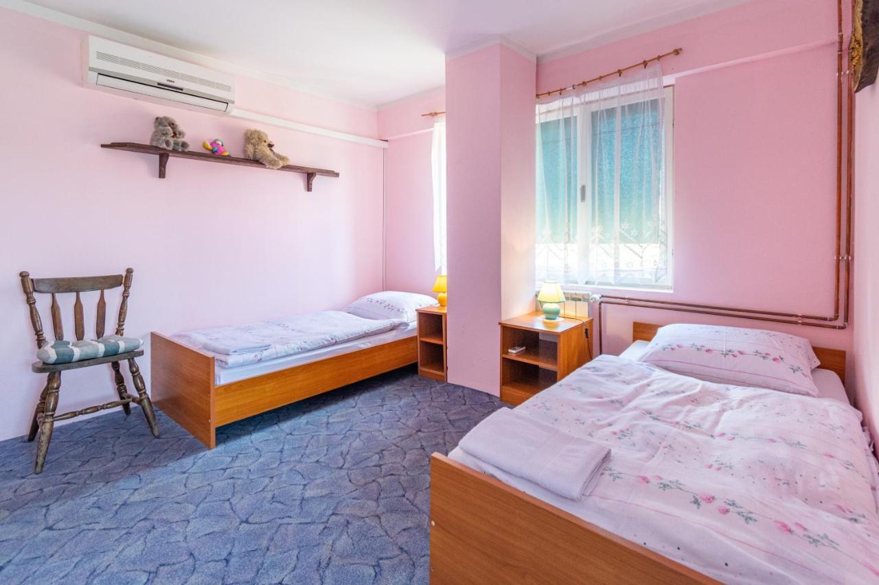 Apartments With A Parking Space Slunj, Plitvice - 18152 Exterior photo